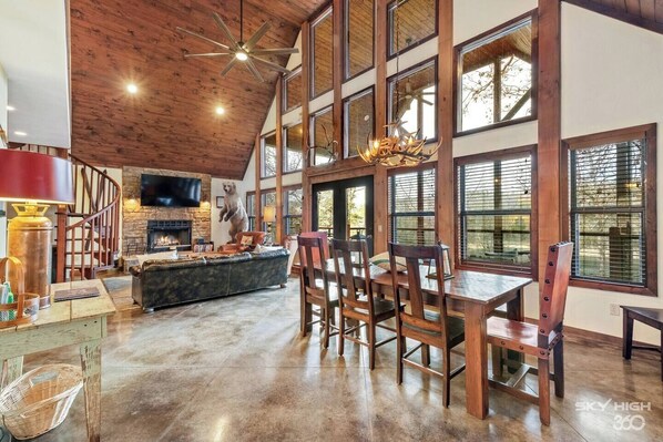 Expansive Lakeviews in all Main areas of Cabin-Family Room, Dining Room, as well as Loft Area