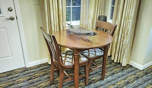 pinetop-studio-dining-664x386_enhanced