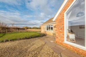 Deerwood, Congham: Enclosed garden and ample parking
