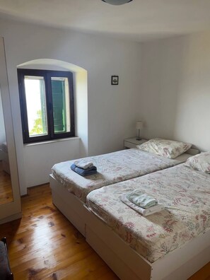 Schlafzimmer 2