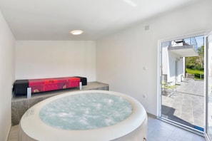 Jacuzzi