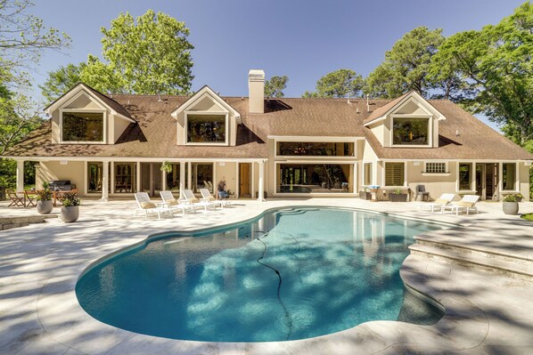 Houston Vacation Rental | 6BR | 7BA | Step-Free Access | 7,700 Sq Ft