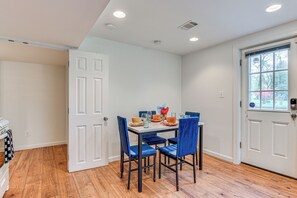 Dining Area | Dishware/Flatware Provided