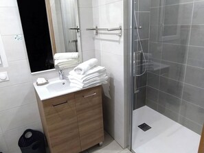 Salle de bain coté douche