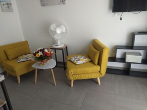 espace salon, 2 faut. pliants pr lt d'appoint