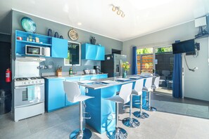 Well equipped kitchen. 