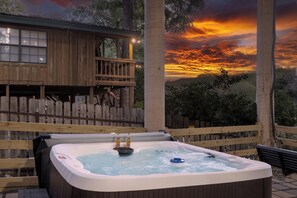 Bañera de hidromasaje al aire libre