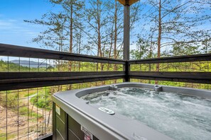 Mountain Bliss' bubbling hot tub