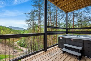 Mountain Bliss' bubbling hot tub