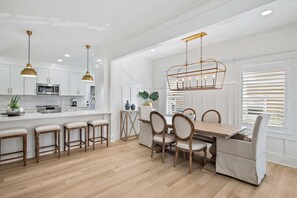 Nearby breakfast bar seating for 4