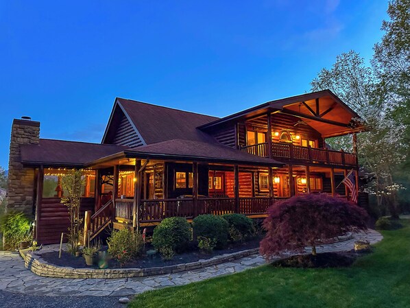 Luxury log home in a natural setting, awesome Blue Ridge Mountain views.
