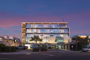 Enjoy breathtaking ocean views, a rooftop pool, and stylish interiors, perfect for a memorable getaway.