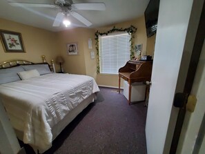 Upstairs Queen Room - Right Side