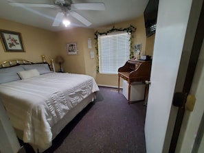 Upstairs Queen Room - Right Side
