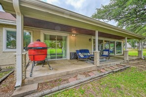 gas grill and smoker