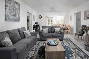Family Room - 3