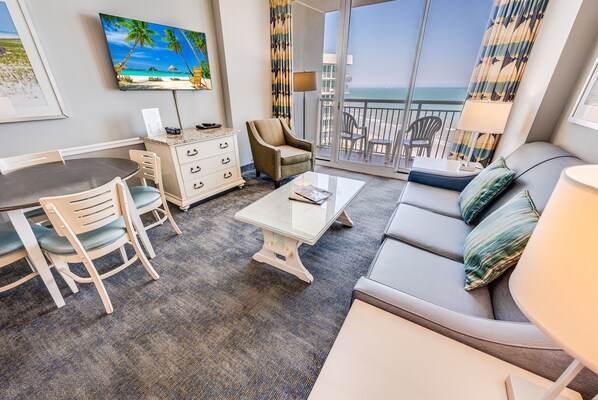 Direct Oceanfront, Beautifully Decorated