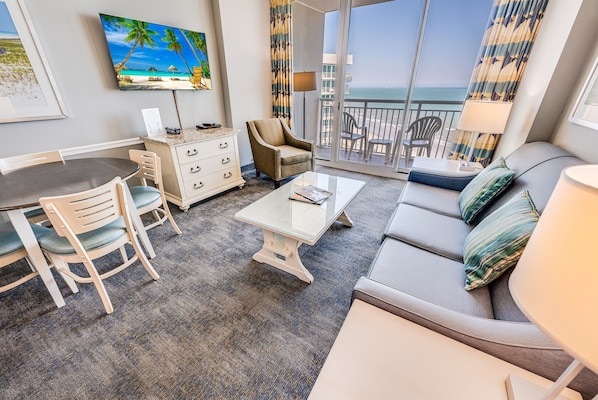 Direct Oceanfront, Beautifully Decorated