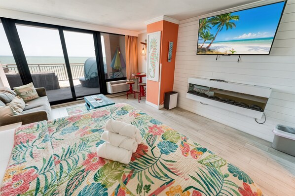 Beautifully Decorated with Direct Oceanfront View!