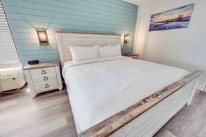 King Bed in Bedroom, Beautifully Remodeled and Decorated