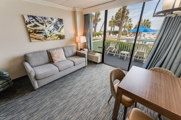 Direct Oceanfront, Beautifully Decorated