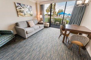 Direct Oceanfront, Beautifully Decorated