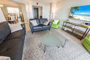 Direct Oceanfront Views, Beautifully Decorated Living Area
