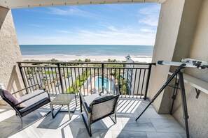 Large Balcony with Amazing Views of the Ocean