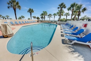 Beautiful Outdoor Pool Area