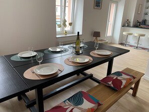 Large table to share friendly meals with loved ones