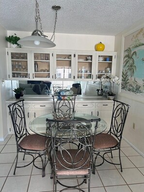 602N dining room