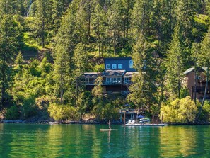 North Branch Lake Home on Hayden Lake, Idaho: Stunning views and family fun