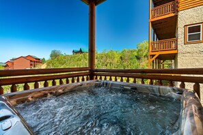 Private Hot Tub Open 24/7
