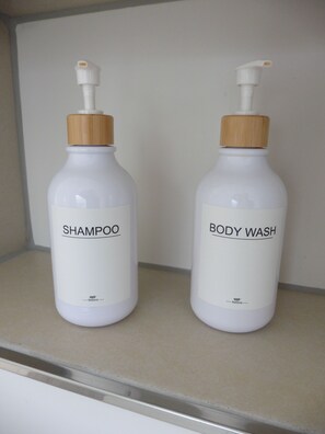 Bathroom amenities