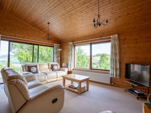 Propriété, Canapé, Fenêtre, Plante, Salon, Bois, Éclairage, Design Intérieur, Bâtiment, Sol