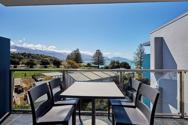 2 bedroom ocean view apartment with lift access