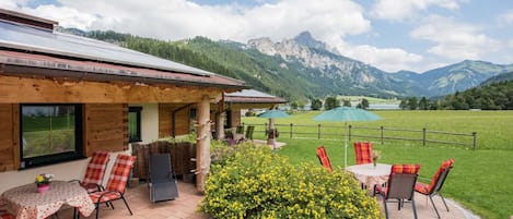 Ansicht Terrasse mit Panoramablick