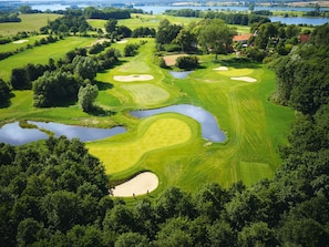 Luftaufnahme vom Golfplatz