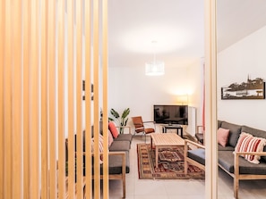 Möbel, Tabelle, Eigentum, Pflanze, Fenster, Gebäude, Interior Design, Holz, Stuhl, Die Architektur