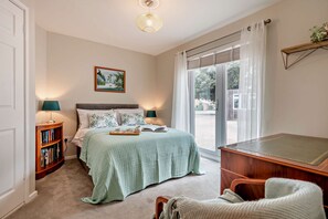 8593092 interior28 800