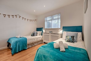 8593092 interior14 800