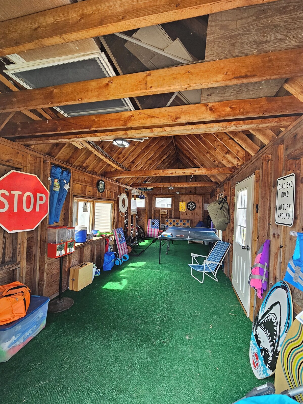 Sky of Blue, Sea of Green — family and pet friendly – walking dist from Beach!