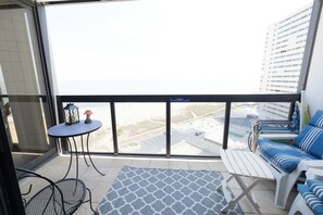 Private balcony to enjoy a cup of cofee