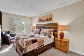 Master - 1 King bed