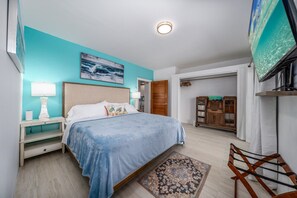 Lower level secondary bedroom with ensuite bath!