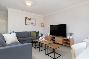 Private Living Room (2)