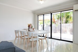 Dining Area (2)