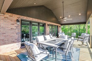 Covered Deck | Outdoor Dining Area