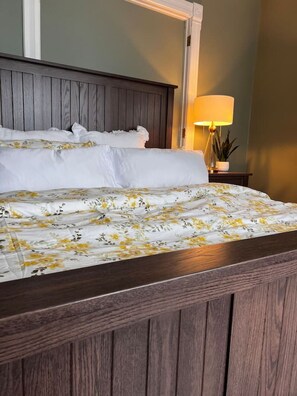 Bedroom 2 with King Bed and premium Pillows
