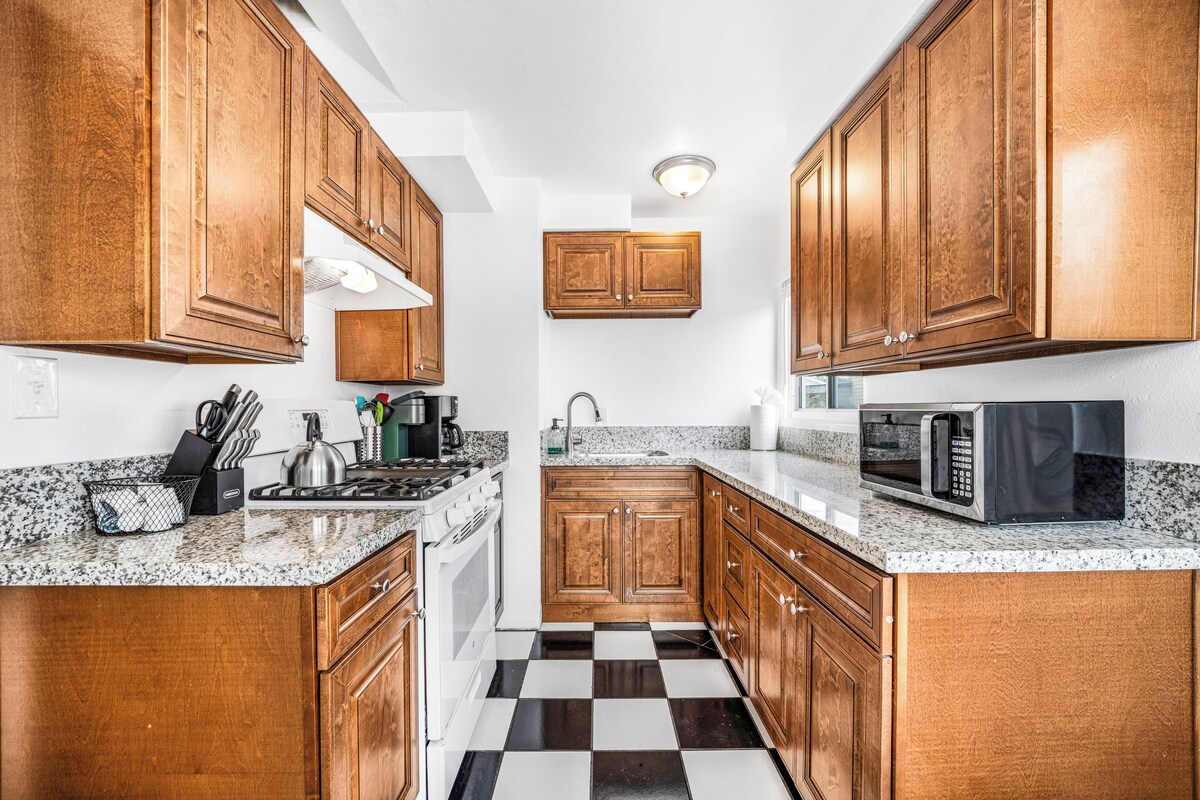 NEW OB Fourplex – Steps to the Beach – Sleeps 15